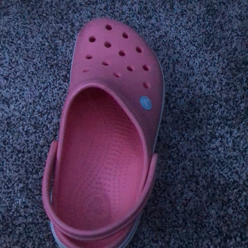 Pink crocs - Picture 3 of 4